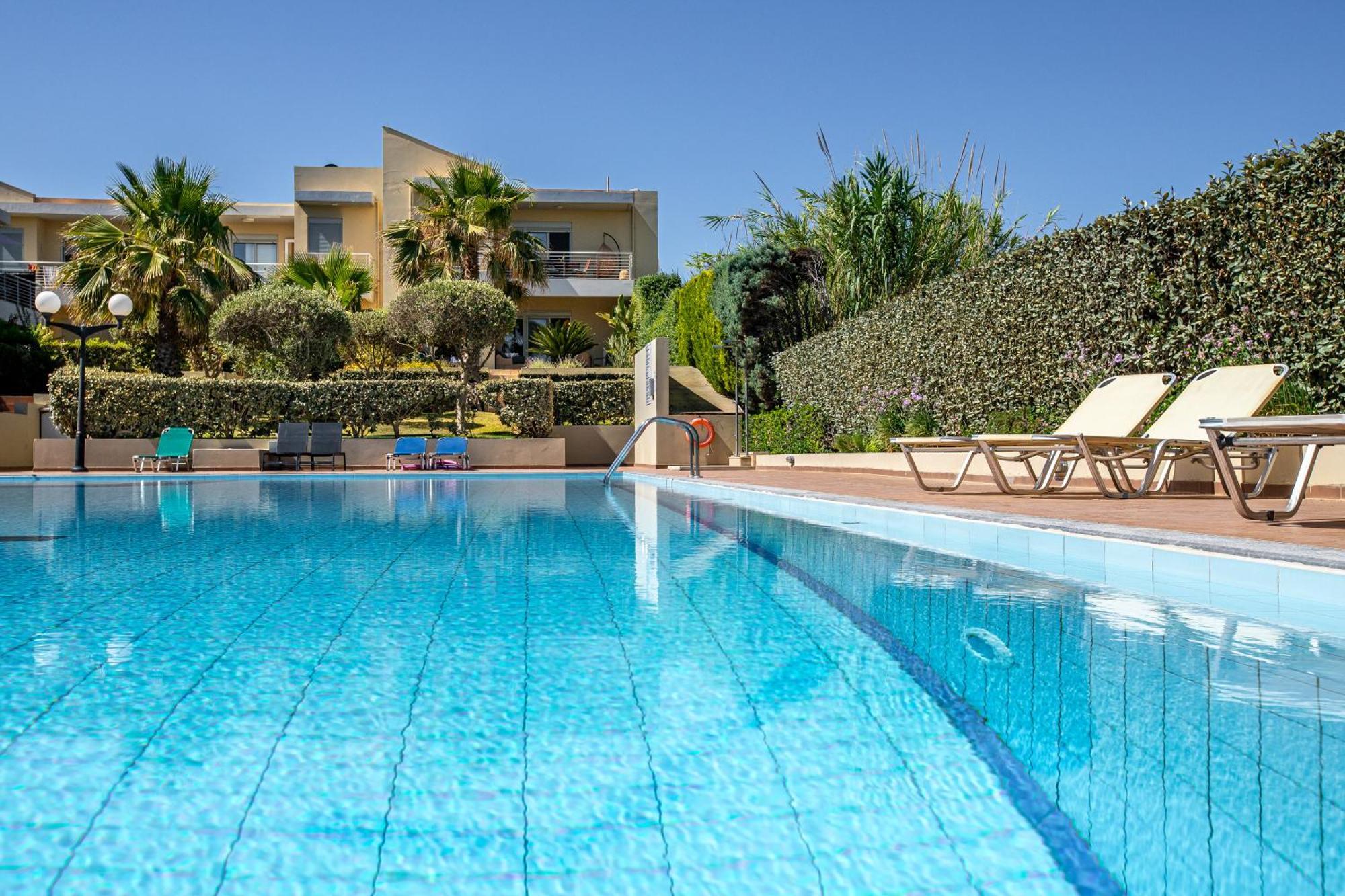 Maleme Yoga Blue Apartment Ханя Екстериор снимка