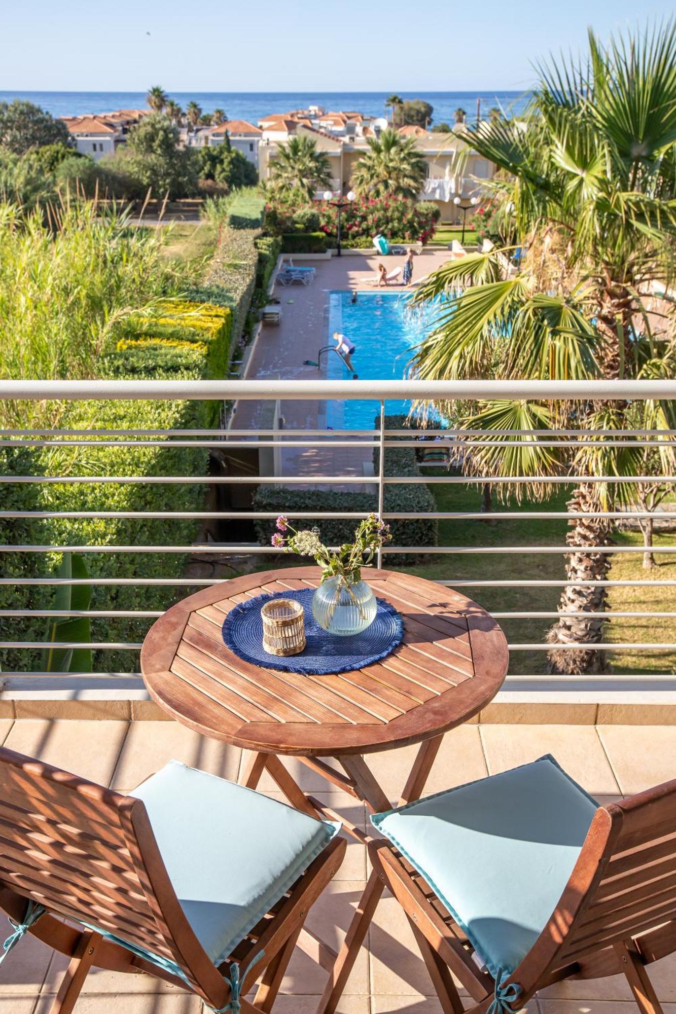Maleme Yoga Blue Apartment Ханя Екстериор снимка