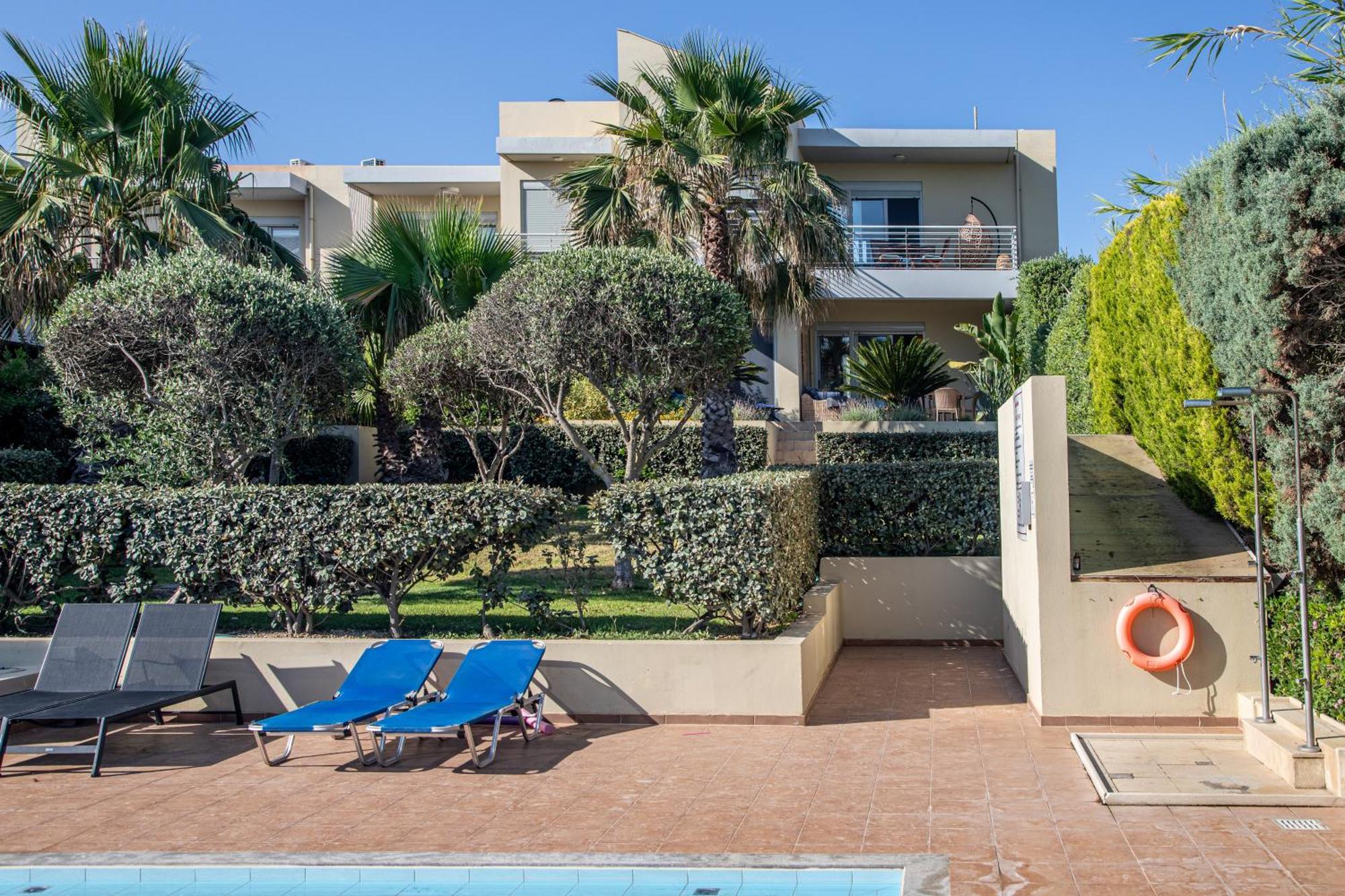 Maleme Yoga Blue Apartment Ханя Екстериор снимка